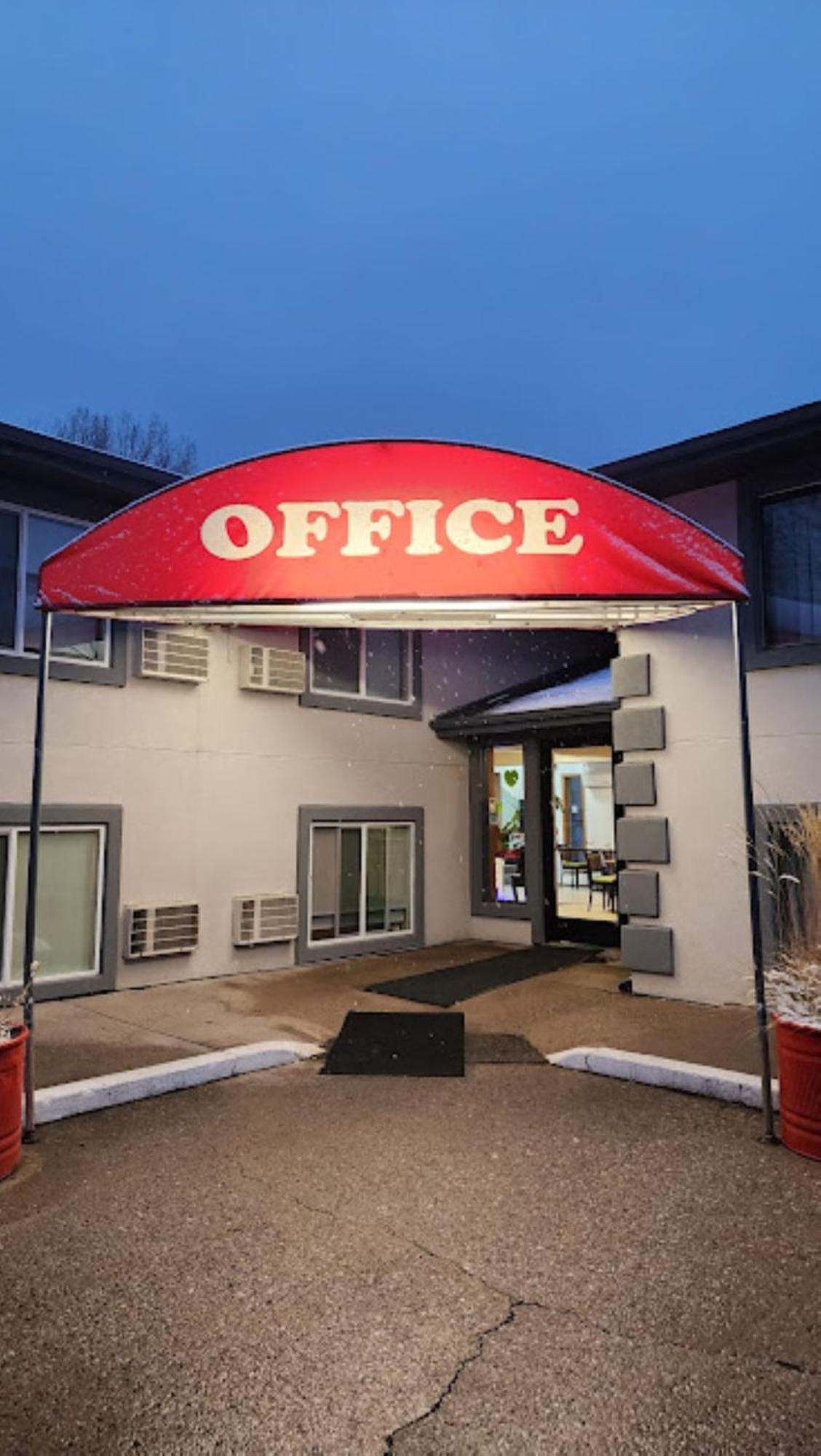 Adventure Inn - Гленвуд Спрингс Экстерьер фото